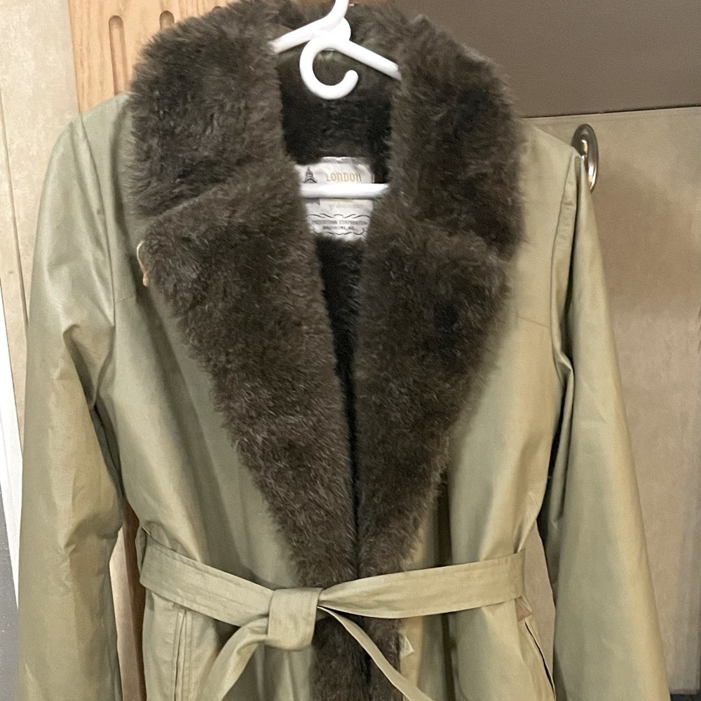 Womens London Fog Coat , Trench Coat Style with Faux Fur lining .